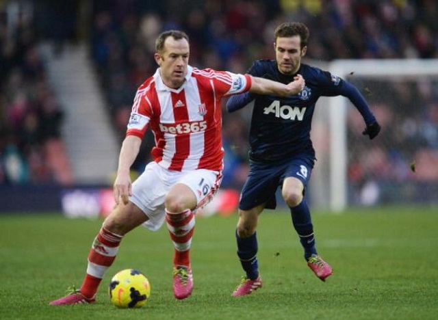 ผีแดง แมนฯ ยูไนเต็ดบุกพ่ายสโตค 1-2